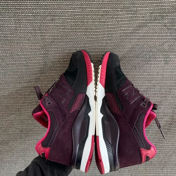 New Balance 530 Black Blackberry Red - Picture 6 of 8